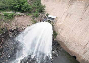 Se procederá a la apertura parcial de válvulas