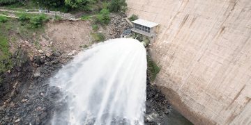 Se procederá a la apertura parcial de válvulas