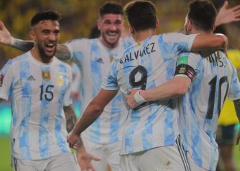 Argentina vio escapar el triunfo en el final, pero estiró su invicto y alcanzó un récord