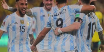 Argentina vio escapar el triunfo en el final, pero estiró su invicto y alcanzó un récord