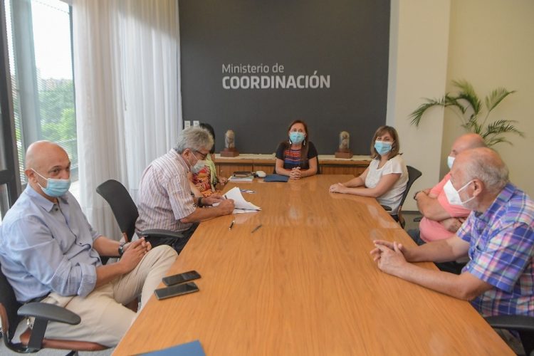 El SEP y los jerárquicos firmaron el acuerdo paritario con la Provincia