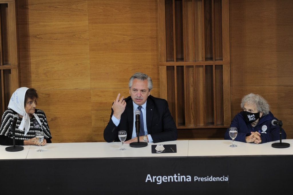 Fernández homenajeó a desaparecidos del Conicet y apuntó contra los negacionistas