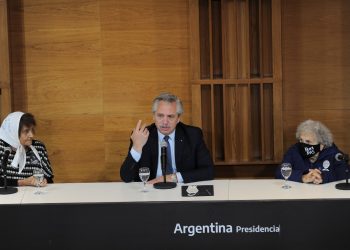 Fernández homenajeó a desaparecidos del Conicet y apuntó contra los negacionistas