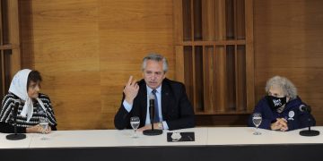 Fernández homenajeó a desaparecidos del Conicet y apuntó contra los negacionistas