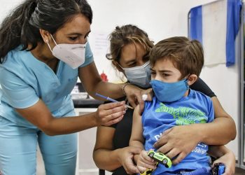 Inicia la vacunación antigripal pediátrica en menores de edad