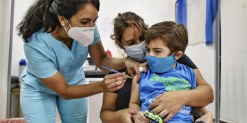 Inicia la vacunación antigripal pediátrica en menores de edad