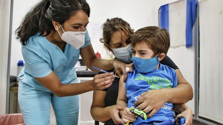 Inicia la vacunación antigripal pediátrica en menores de edad