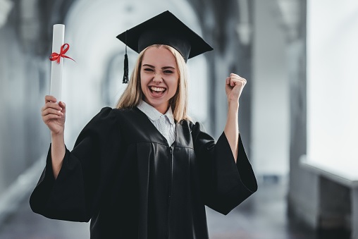 La increíble dedicatoria de una chica en su tesis que se volvió viral La increíble dedicatoria de una chica en su tesis que se volvió viral