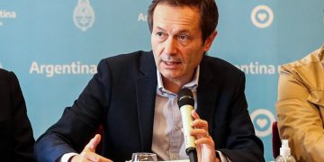 El Gobierno adelantó que trabaja en la regulación de las redes para “dejar de intoxicar la democracia”