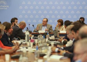 Con concesiones y un nuevo texto, el oficialismo logró el dictamen para votar el pacto con el FMI