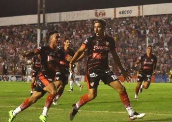 Agónico triunfo de Instituto