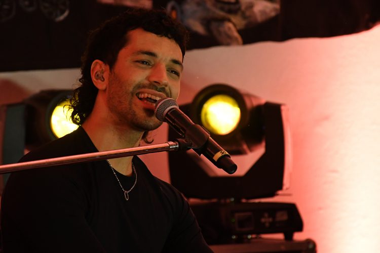 El artista Juan Ingaramo será el encargado de cerrar el evento.