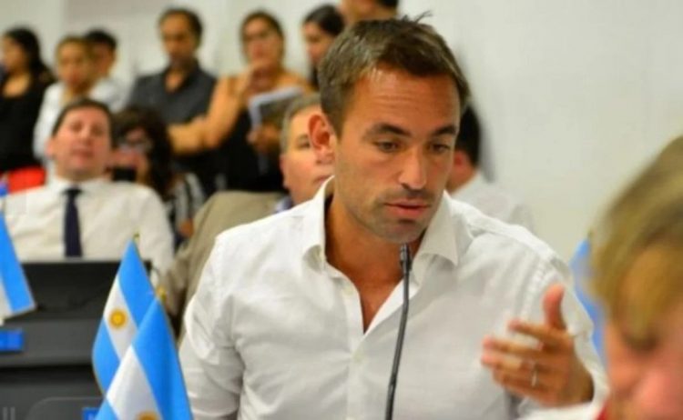 Cuarteto: Negri comparó a Llaryora con La Cámpora