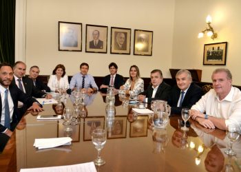 Tras quedar expuestas las diferencias por el FMI, Juntos por el Cambio buscó una foto de unidad