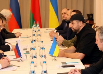 En un difícil escenario, Rusia y Ucrania se reúnen en Bielorrusia con la intención de llegar a la tregua