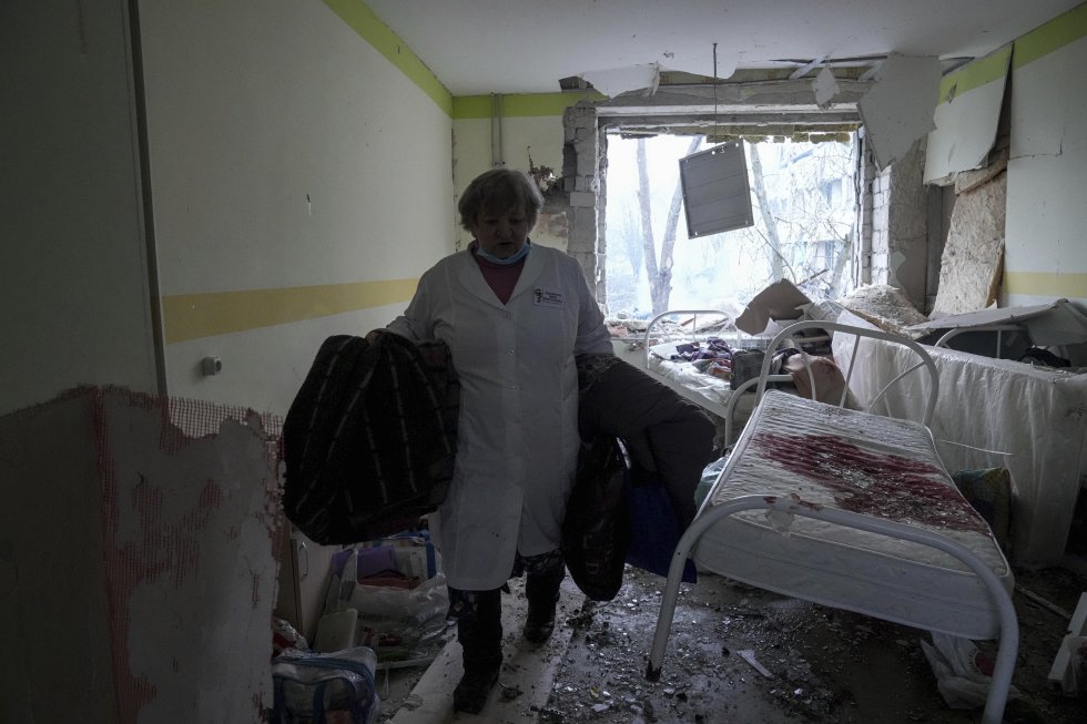 Crece el repudio global a la invasión rusa ante el bombardeo de un hospital infantil