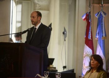 López Peña criticó la el cambio en la ley de equiparación salarial