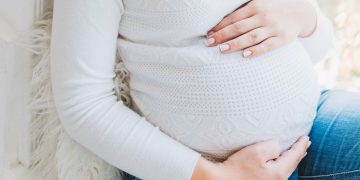 Tres de cada diez mujeres del mundo no cuentan con protección laboral para maternar