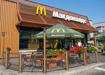 McDonald’s, Starbucks y Coca-Cola también levantan sus operaciones en Rusia