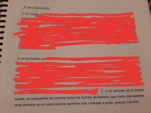 La increíble dedicatoria de una chica en su tesis que se volvió viral La increíble dedicatoria de una chica en su tesis que se volvió viral