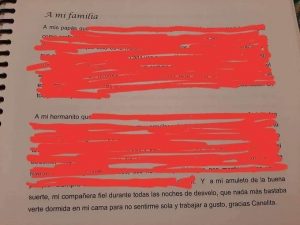 La increíble dedicatoria de una chica en su tesis que se volvió viral