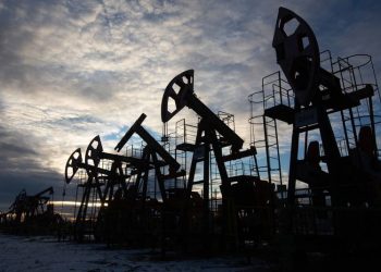 El precio del petróleo, cerca del récord por un posible embargo de compras a Rusia