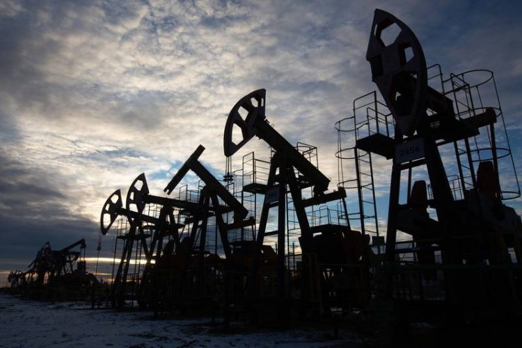 El precio del petróleo, cerca del récord por un posible embargo de compras a Rusia