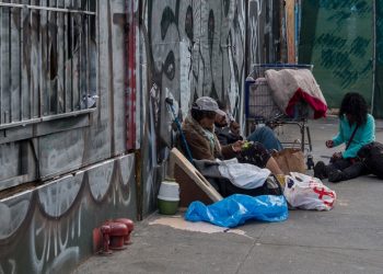 El año pasado cerró con una pobreza del 37,3%, casi 5 puntos menos que en 2020