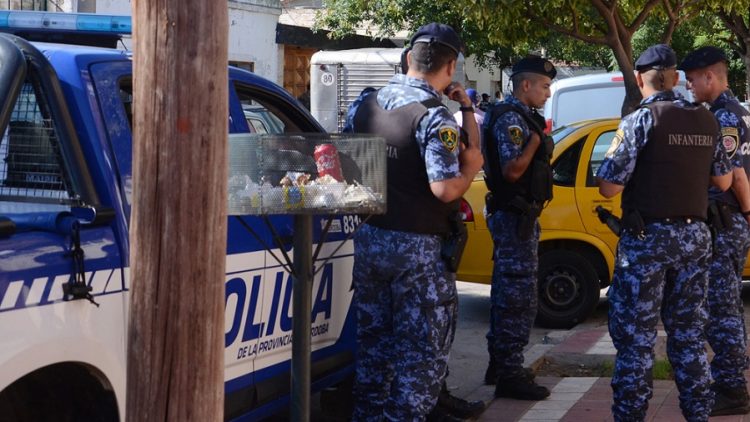 Hay 50 Policías damnificados por una estafa piramidal