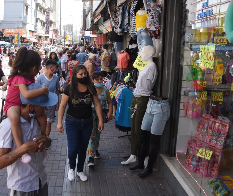 Las ventas minoristas crecieron más de un 20% interanual en febrero