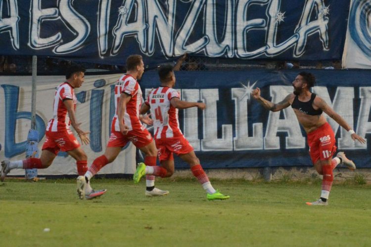 Triunfazo de Instituto en Mendoza