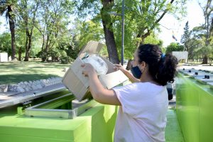Instalan un tráiler de reciclaje para residuos secos en el Parque Sarmiento