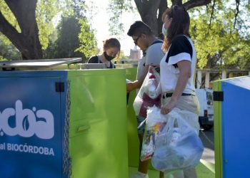 Instalan un tráiler de reciclaje para residuos secos en el Parque Sarmiento