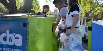Instalan un tráiler de reciclaje para residuos secos en el Parque Sarmiento