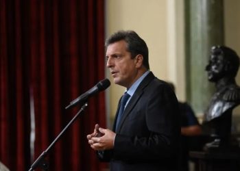 Massa prepara el llamado al diálogo para la oposición