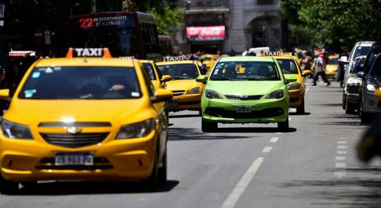 Desde este sábado aumenta la tarifa de taxis y remises en Córdoba