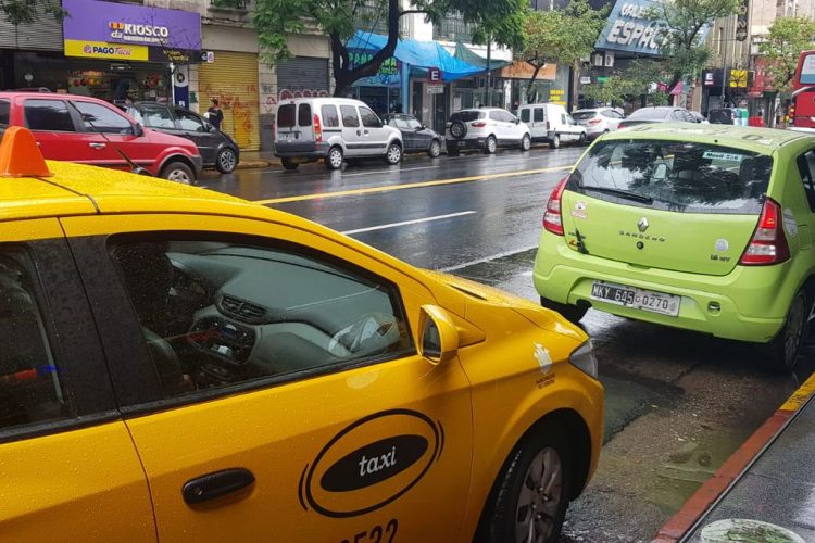 Chapas de taxis y remis: abrieron las pre-inscripciones