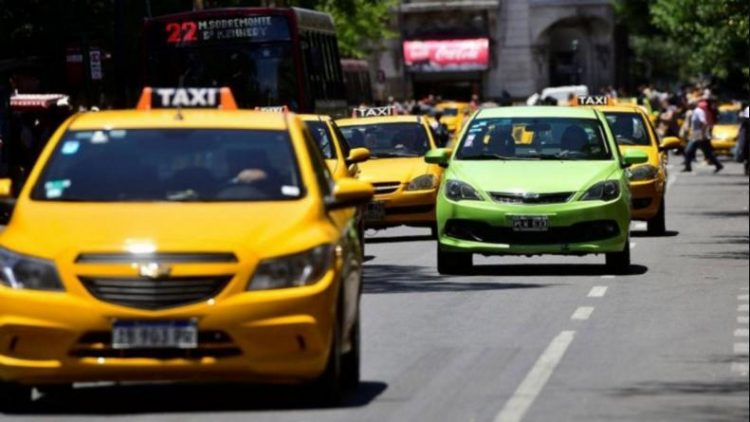 Desde las 0 horas se actualizará la tarifa de taxis y remis