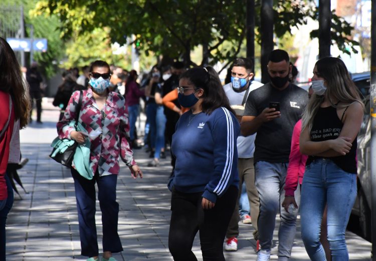 Reportan 22 muertos y 2.784 nuevos contagios de coronavirus en la Argentina
