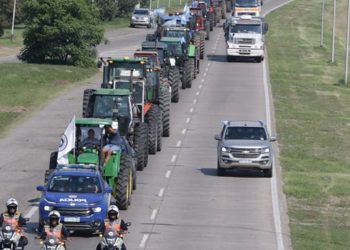 Convocan a un “tractorazo” en repudio a la suba de retenciones