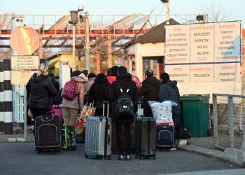 El destino final de los civiles traba el acuerdo por los corredores humanitarios en Ucrania