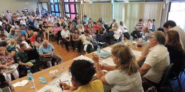 Docentes analizan en asambleas la oferta salarial de la Provincia