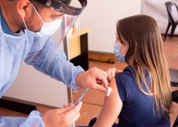 Cierran los centros masivos de vacunación y testeos por Covid