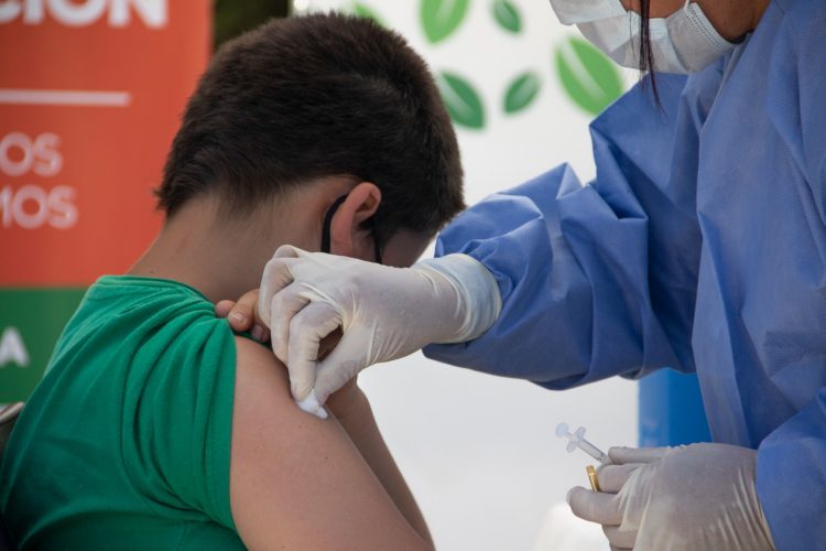 El Ministerio de Salud ampliará el uso de la vacuna Moderna para niños entre 6 y 11 años