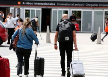 Vacunados con Sputnik V podrán colocarse una cuarta dosis para viajar el exterior