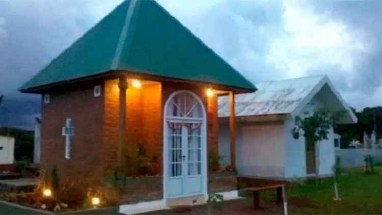 Una mujer vivió durante dos años en un panteón, junto a su esposo muerto