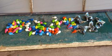 Llevaron bebidas alcohólicas en globos