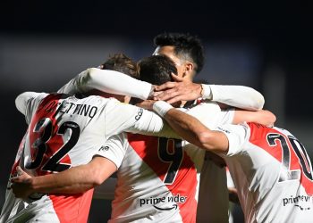 River goleó a Sarmiento en Junín y se metió en cuartos de final