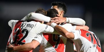 River goleó a Sarmiento en Junín y se metió en cuartos de final