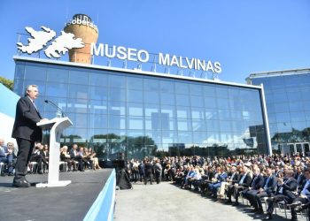 La interna gubernamental llegó a la conmemoración de los 40 años de Malvinas